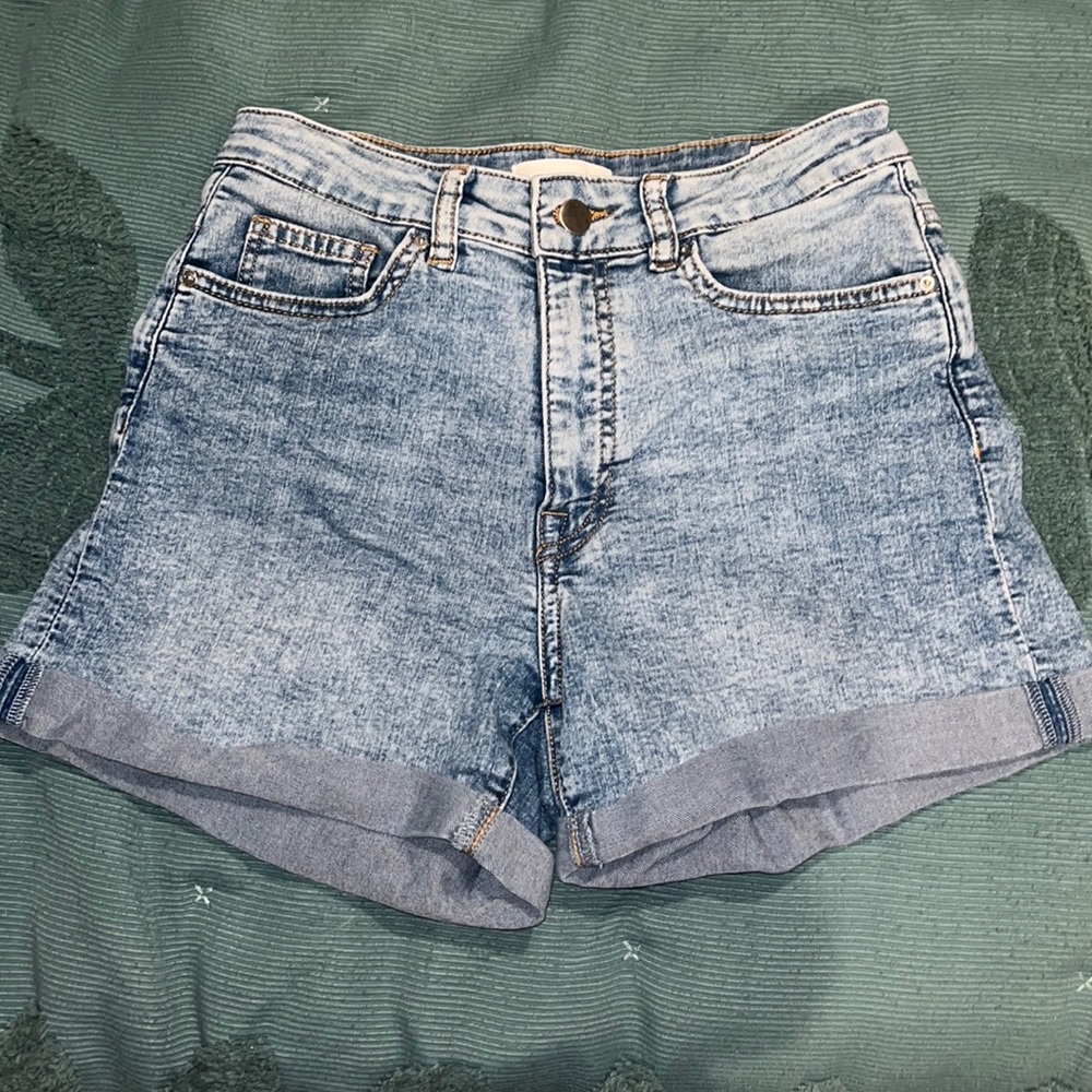 H&M acid wash mom short